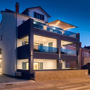 https://house-torre.primorje-gorskikotar.com