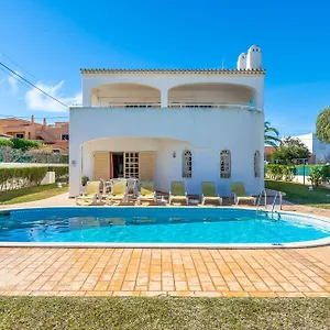  Villa Noras