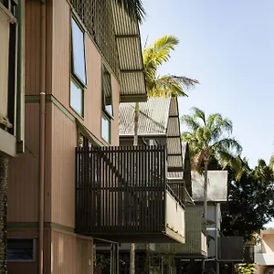 https://the-hastings-beach-houses.queenslandhotels.net
